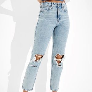AE Mom Straight Jean